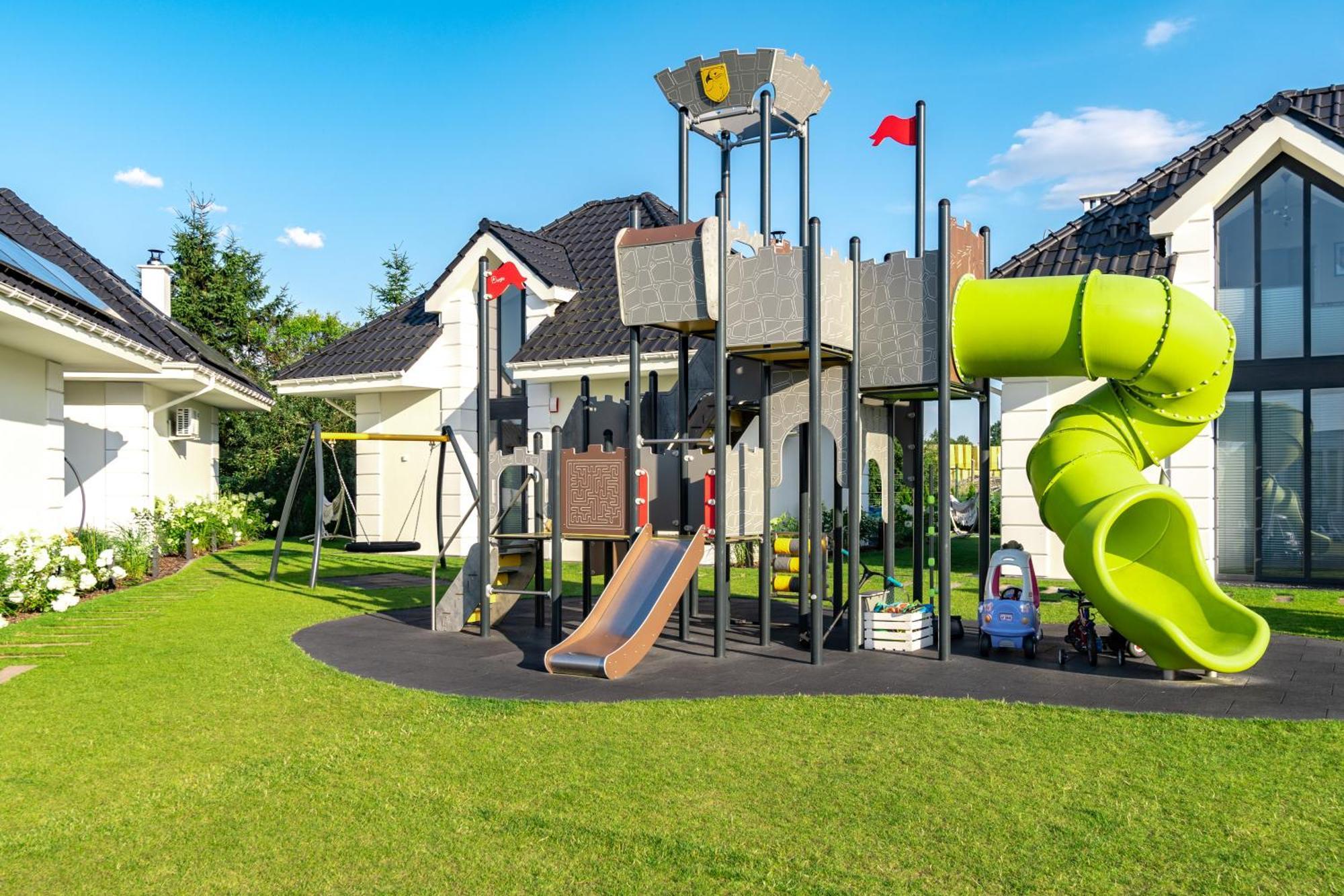 Family Resort Ustka - Domki Dwupoziomowe Z Basenem מראה חיצוני תמונה